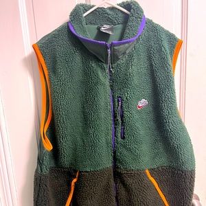 Nike retro logo Sherpa vest. Men’s XXL.